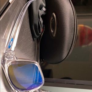 Oakleys sunglasses never worn paid 189